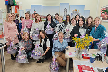 Поздравления прекрасной половины коллектива с праздником 8 марта!